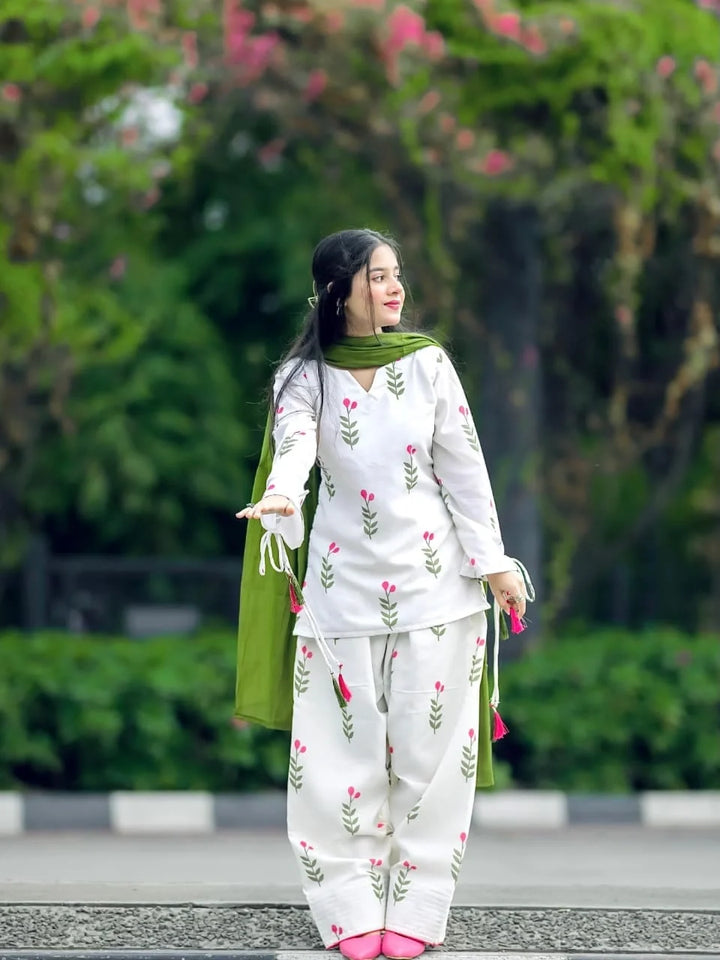 Elegant White Cotton Floral Kurta Pant Set for Women